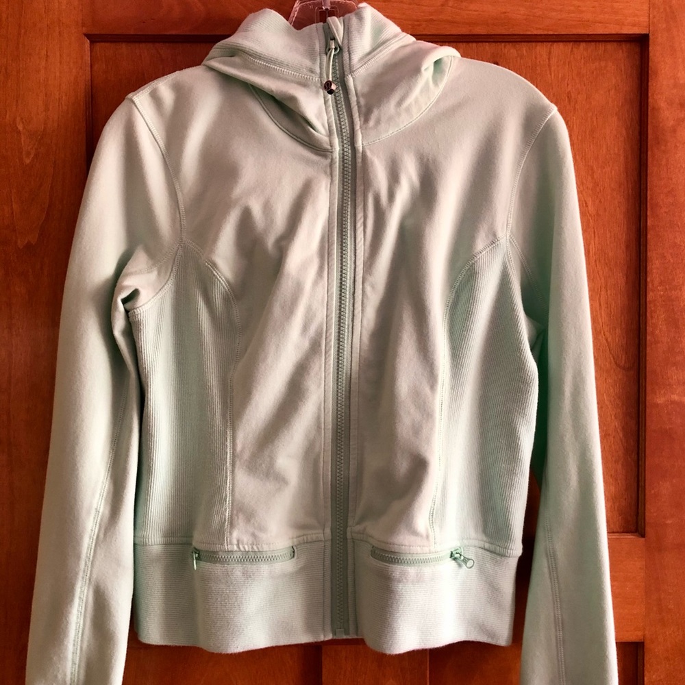 Cropped Lululemon Scuba Zip-up